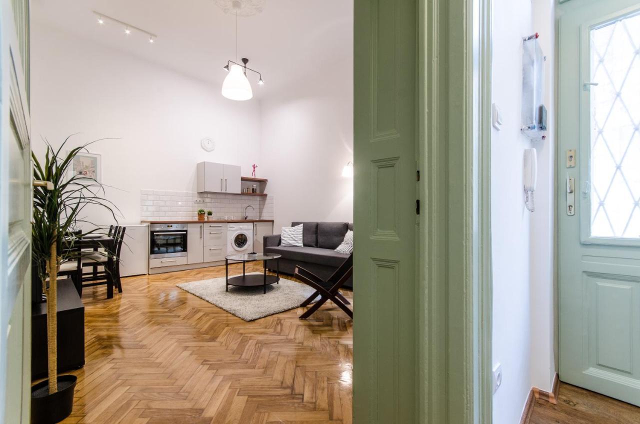 B63 2 Bedroom Apartment In Heart Of City Budapest Esterno foto