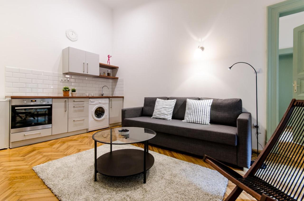 B63 2 Bedroom Apartment In Heart Of City Budapest Esterno foto